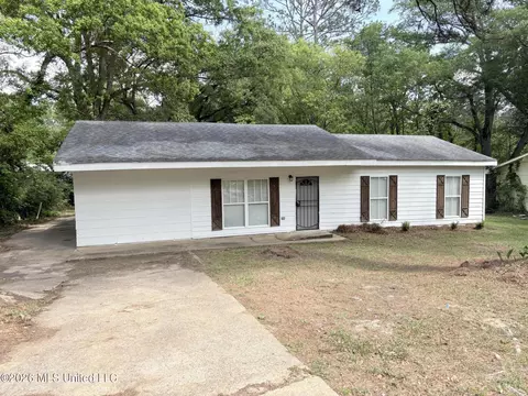 2814 Charleston Dr, Jackson, MS 39212