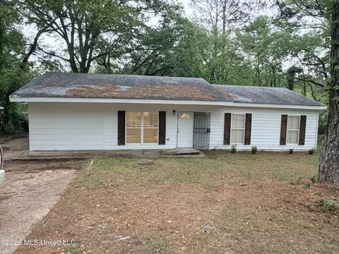 2814 Charleston Dr, Jackson, MS 39212