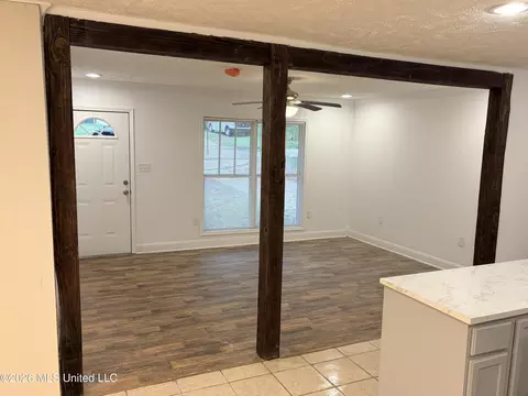 Living - 2814 Charleston Dr, Jackson, MS 39212 photo 1 of 2