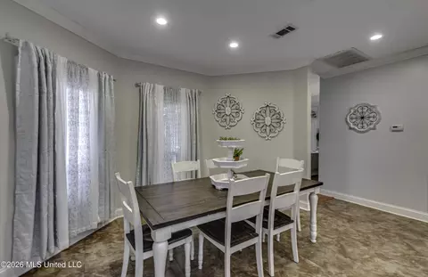 Dining - 23 Dawnview Dr, Brandon, MS 39042 photo 2 of 2