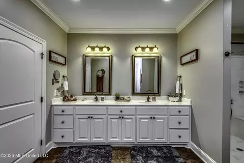 Bath - 23 Dawnview Dr, Brandon, MS 39042 photo 1 of 6