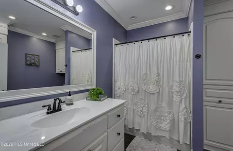 Bath - 23 Dawnview Dr, Brandon, MS 39042 photo 6 of 6