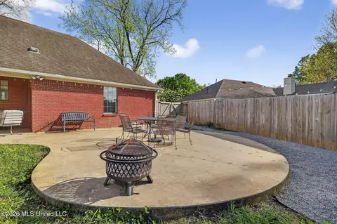 Exterior - 614 Spencer Dr, Brandon, MS 39042 photo 4 of 8
