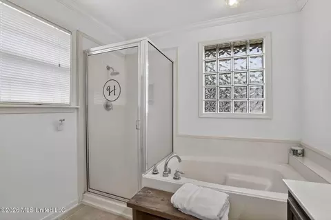 Bath - 614 Spencer Dr, Brandon, MS 39042 photo 5 of 6
