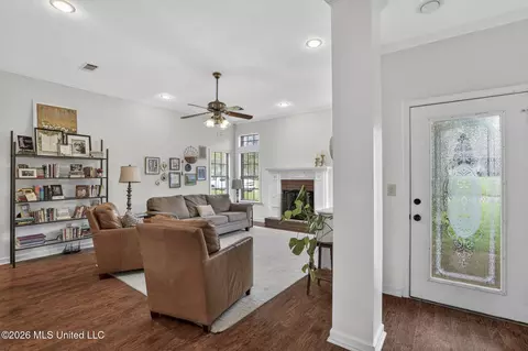 Entry Way - 614 Spencer Dr, Brandon, MS 39042 photo 1 of 1