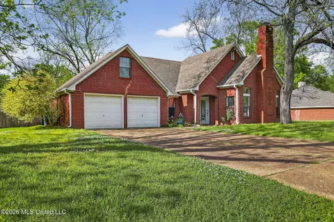 Exterior - 614 Spencer Dr, Brandon, MS 39042 photo 2 of 8