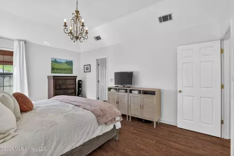 Bedroom - 614 Spencer Dr, Brandon, MS 39042 photo 2 of 9
