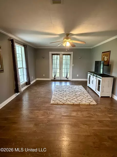 Living - 726 Neal Rd, Forest, MS 39074 photo 2 of 2