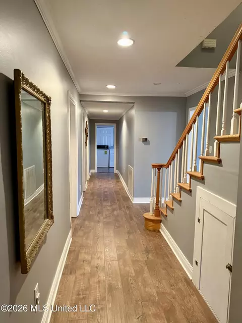 Entry Way - 726 Neal Rd, Forest, MS 39074 photo 2 of 3