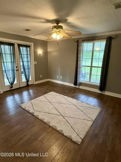 Living - 726 Neal Rd, Forest, MS 39074 photo 1 of 2