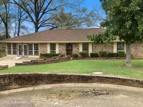 120 Richview Pl, Jackson, MS 39206