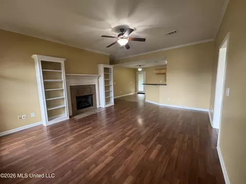 Living - 813 Whippoorwill Dr, Brandon, MS 39047 photo 4 of 4