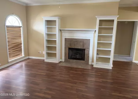 Living - 813 Whippoorwill Dr, Brandon, MS 39047 photo 2 of 4