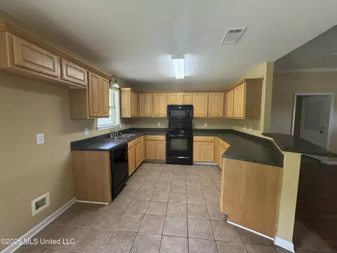 Kitchen - 813 Whippoorwill Dr, Brandon, MS 39047 photo 3 of 3