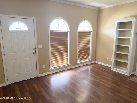 Living - 813 Whippoorwill Dr, Brandon, MS 39047 photo 1 of 4