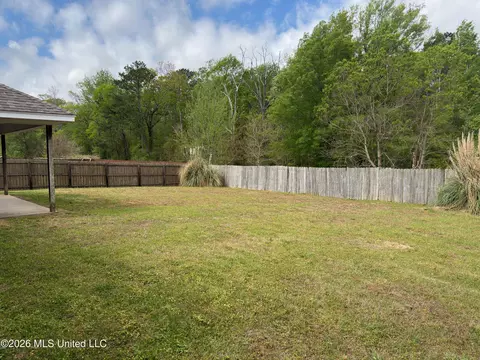 Exterior - 813 Whippoorwill Dr, Brandon, MS 39047 photo 2 of 4