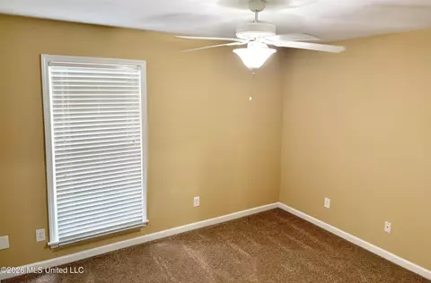 Bedroom - 813 Whippoorwill Dr, Brandon, MS 39047 photo 3 of 6