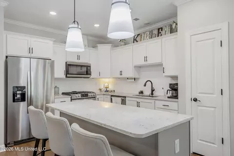 Kitchen - 1706 Bristol Dr, Nesbit, MS 38651 photo 3 of 3