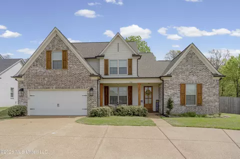 1706 Bristol Dr, Nesbit, MS 38651