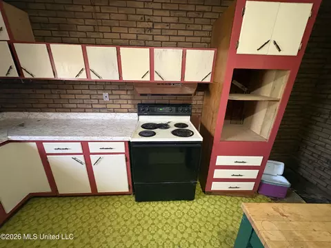 Kitchen - 8 County Road 529, Como, MS 38619 photo 3 of 4