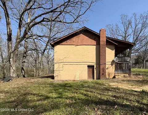 Exterior - 8 County Road 529, Como, MS 38619 photo 1 of 4