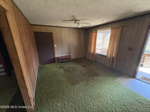 Living - 8 County Road 529, Como, MS 38619 photo 1 of 2