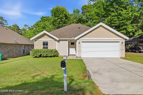 9826 Ala Moana St, Diamondhead, MS 39525