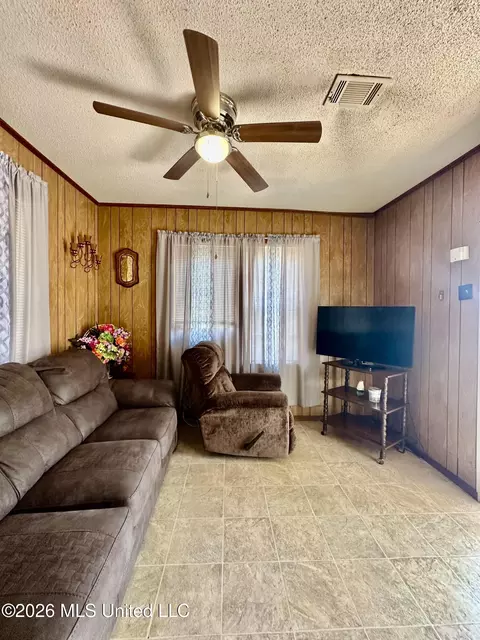 313 Josephine St, Gloster, MS 39638 photo 6