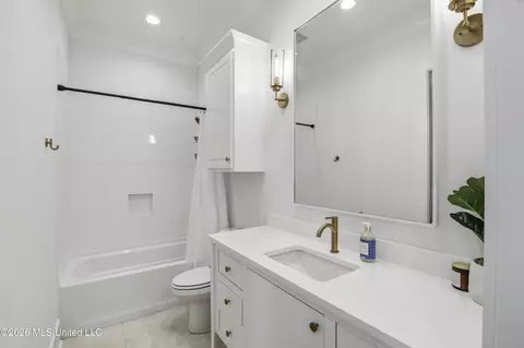 Bath - 363 Wellstone Pl, Madison, MS 39110 photo 1 of 3