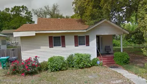 1611 Eastward Dr, Gulfport, MS 39501