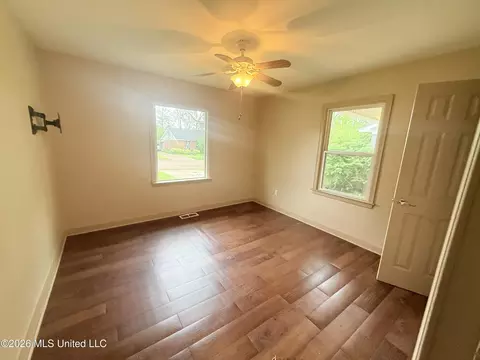 Bedroom - 2135 Long St, Grenada, MS 38901 photo 3 of 3