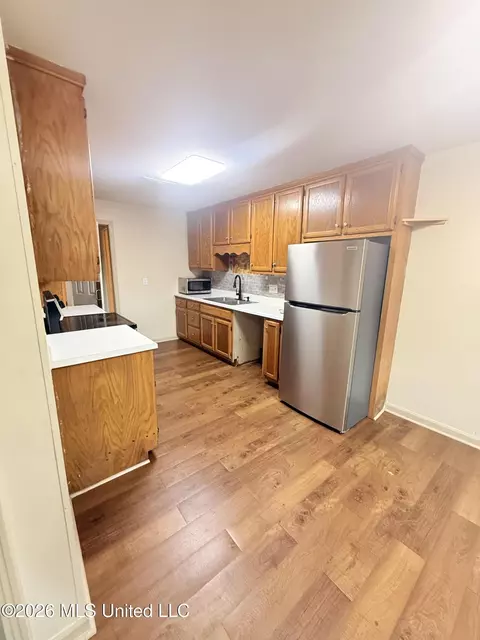 Kitchen - 2135 Long St, Grenada, MS 38901 photo 3 of 5