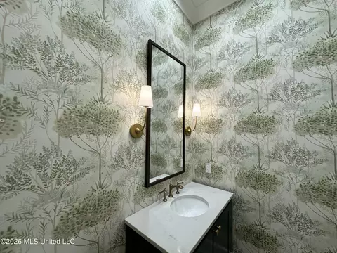 Bath - 214 Welchshire Dr, Madison, MS 39110 photo 2 of 11