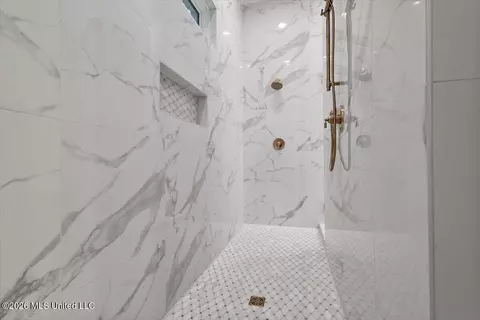 Bath - 214 Welchshire Dr, Madison, MS 39110 photo 6 of 10
