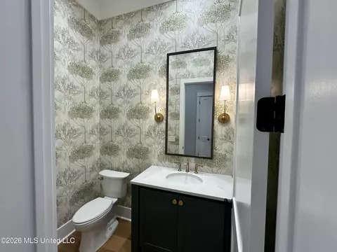 Bath - 214 Welchshire Dr, Madison, MS 39110 photo 1 of 10
