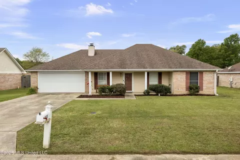 225 W Bradford Pl, Richland, MS 39218
