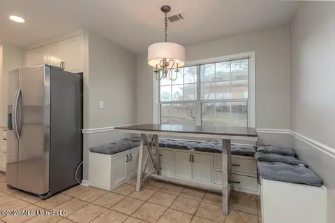 Dining - 445 Augusta Dr, Hernando, MS 38632 photo 2 of 2