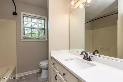 Bath - 445 Augusta Dr, Hernando, MS 38632 photo 3 of 3