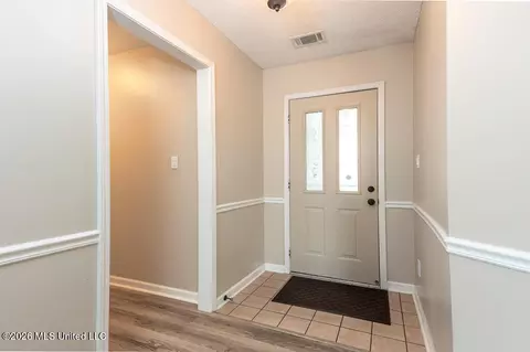 Entry Way - 445 Augusta Dr, Hernando, MS 38632 photo 1 of 2
