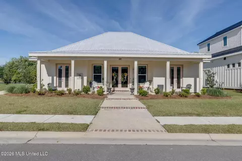 122 Seaside Oaks Dr, Pass Christian, MS 39571