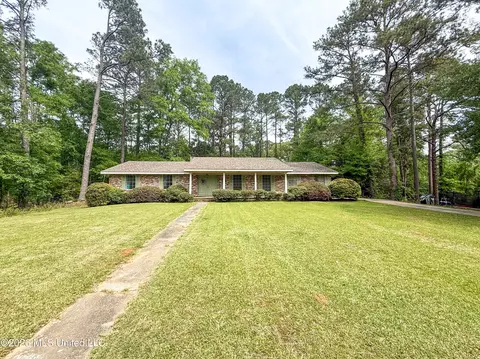 611 Marsha Dr, Mendenhall, MS 39114