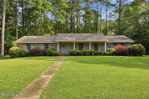 611 Marsha Dr, Mendenhall, MS 39114