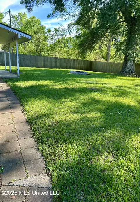 Exterior - 306 Green Street St, Summit, MS 39666 photo 2 of 3