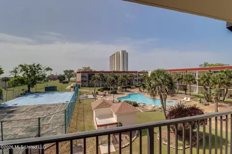 2046 Beach Blvd #D302, Biloxi, MS 39531