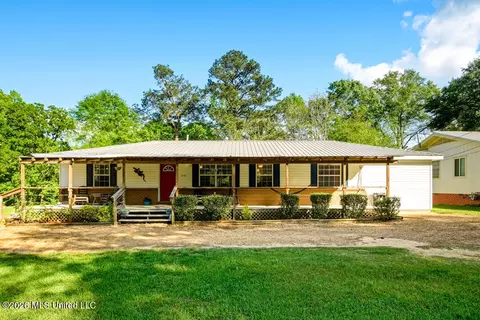 285 Magnolia Dr, Raleigh, MS 39153