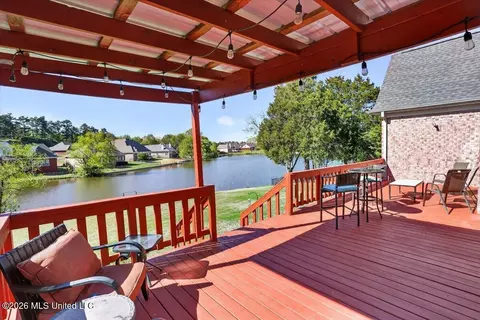 Exterior - 1203 Lake View Dr, Hernando, MS 38632 photo 6 of 10