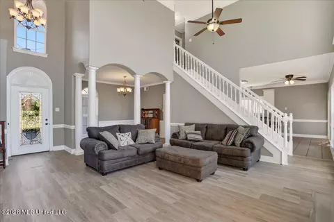 Entry Way - 1203 Lake View Dr, Hernando, MS 38632 photo 1 of 3