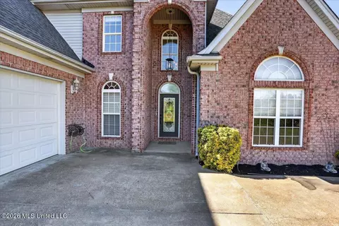 Exterior - 1203 Lake View Dr, Hernando, MS 38632 photo 5 of 10