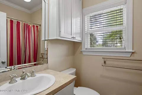 Bath - 113 Northshore Pt, Madison, MS 39110 photo 1 of 2