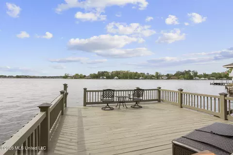 Exterior - 113 Northshore Pt, Madison, MS 39110 photo 3 of 5